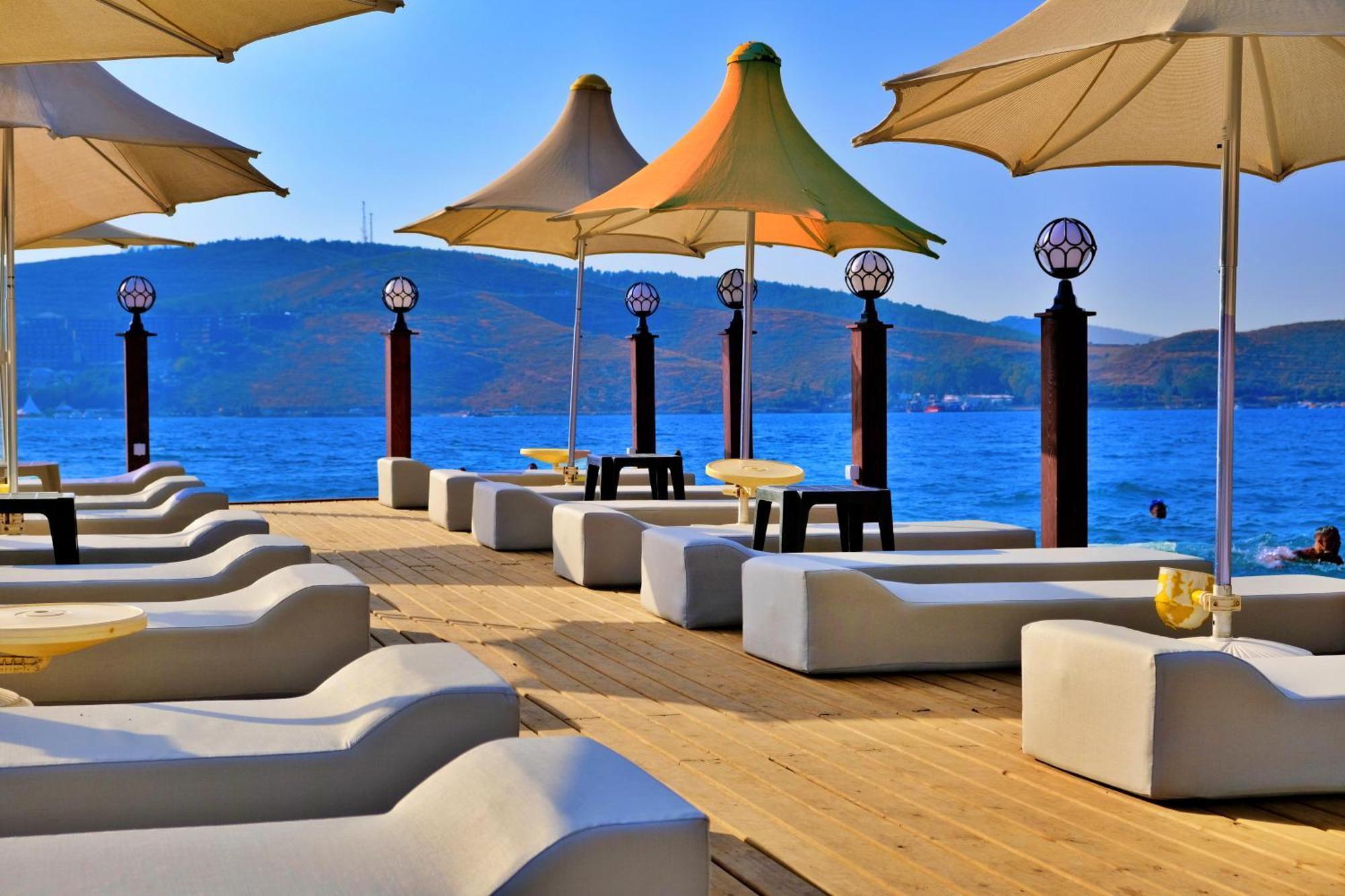Club Aquarium Hotel & Spa Guvercinlik  Екстериор снимка