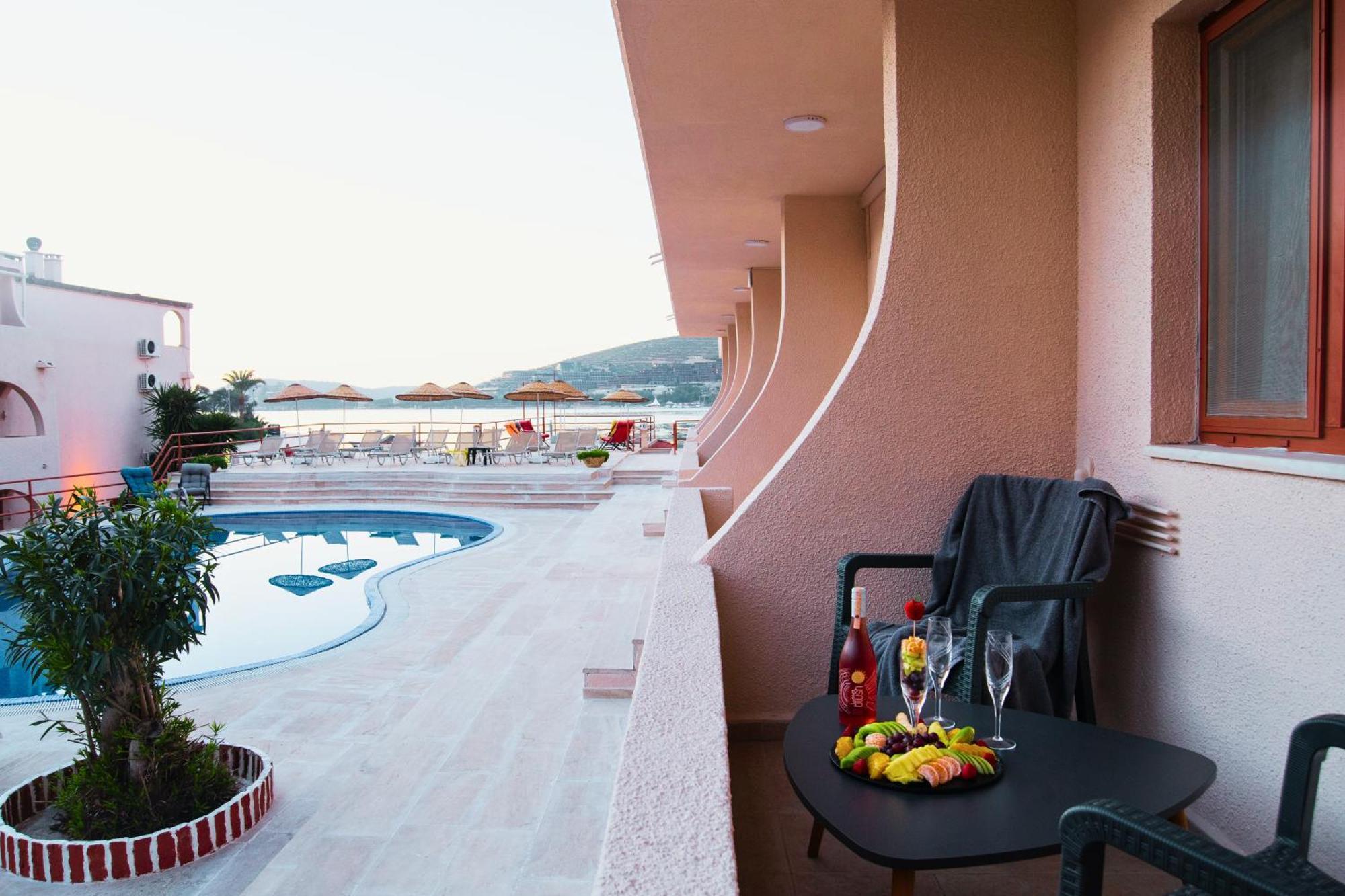 Club Aquarium Hotel & Spa Guvercinlik  Екстериор снимка