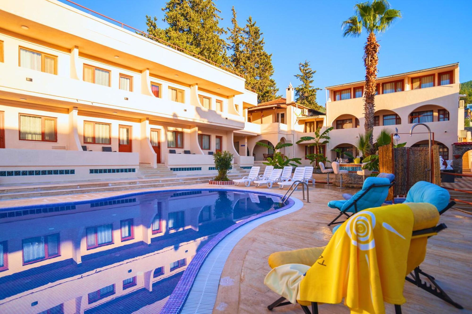 Club Aquarium Hotel & Spa Guvercinlik  Екстериор снимка