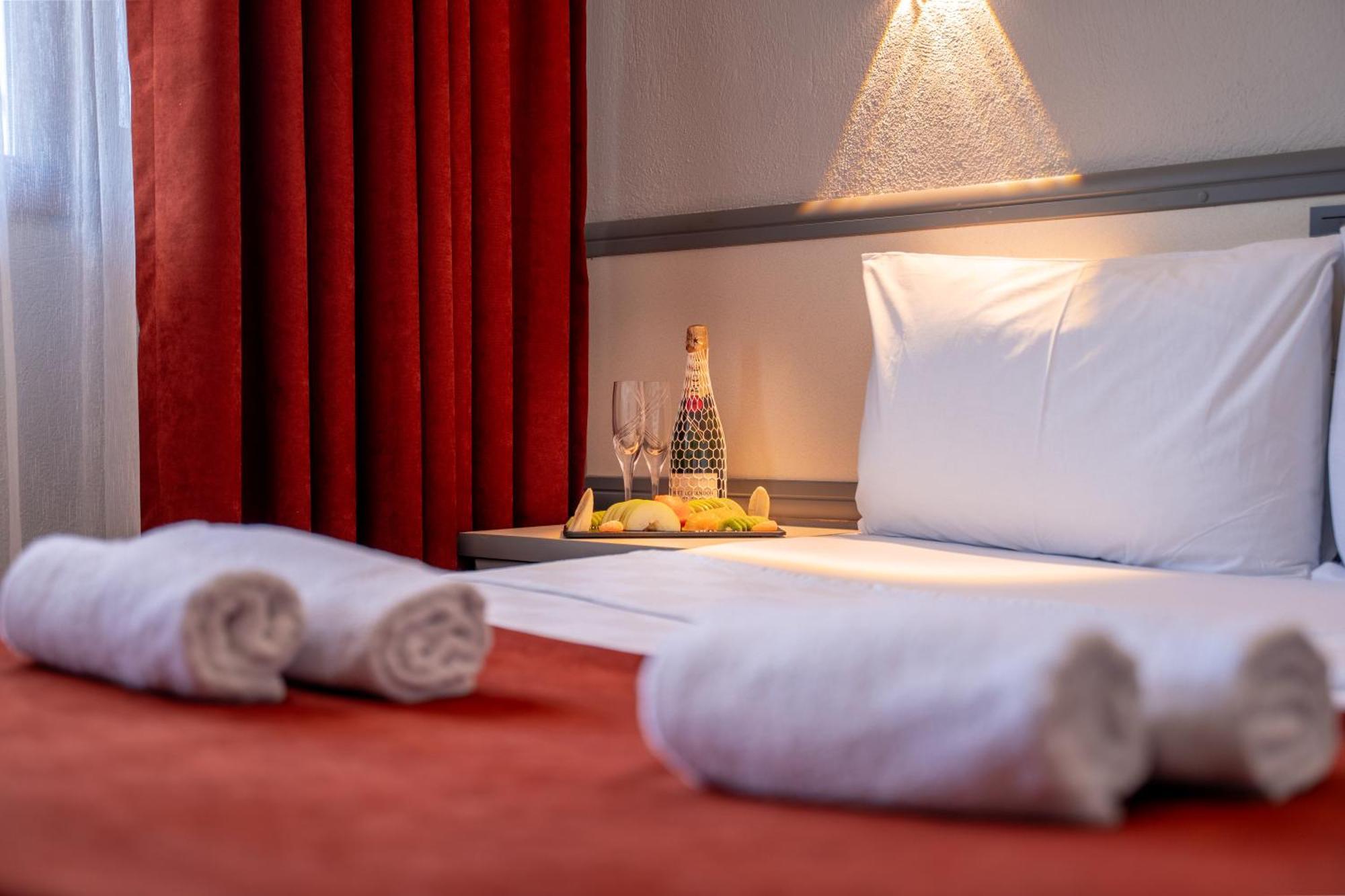 Club Aquarium Hotel & Spa Guvercinlik  Екстериор снимка