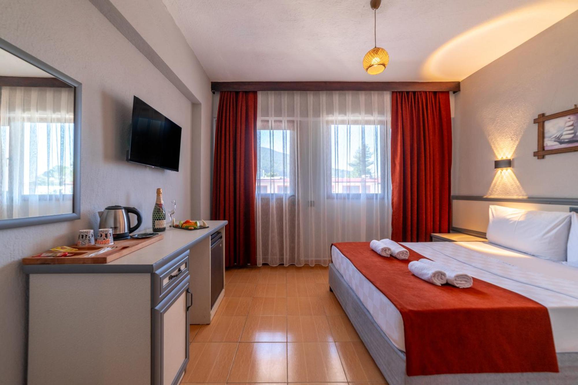 Club Aquarium Hotel & Spa Guvercinlik  Екстериор снимка