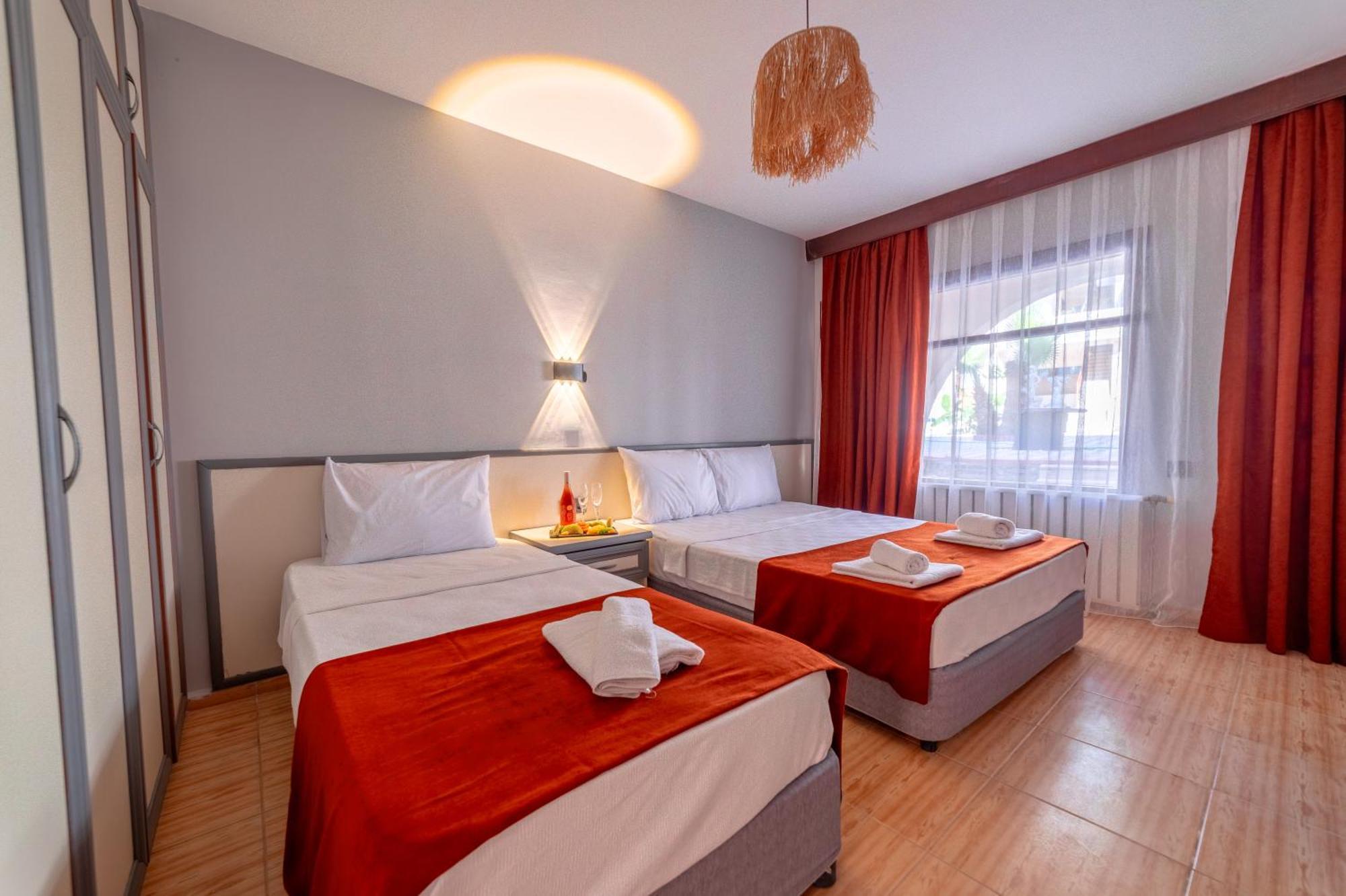 Club Aquarium Hotel & Spa Guvercinlik  Екстериор снимка