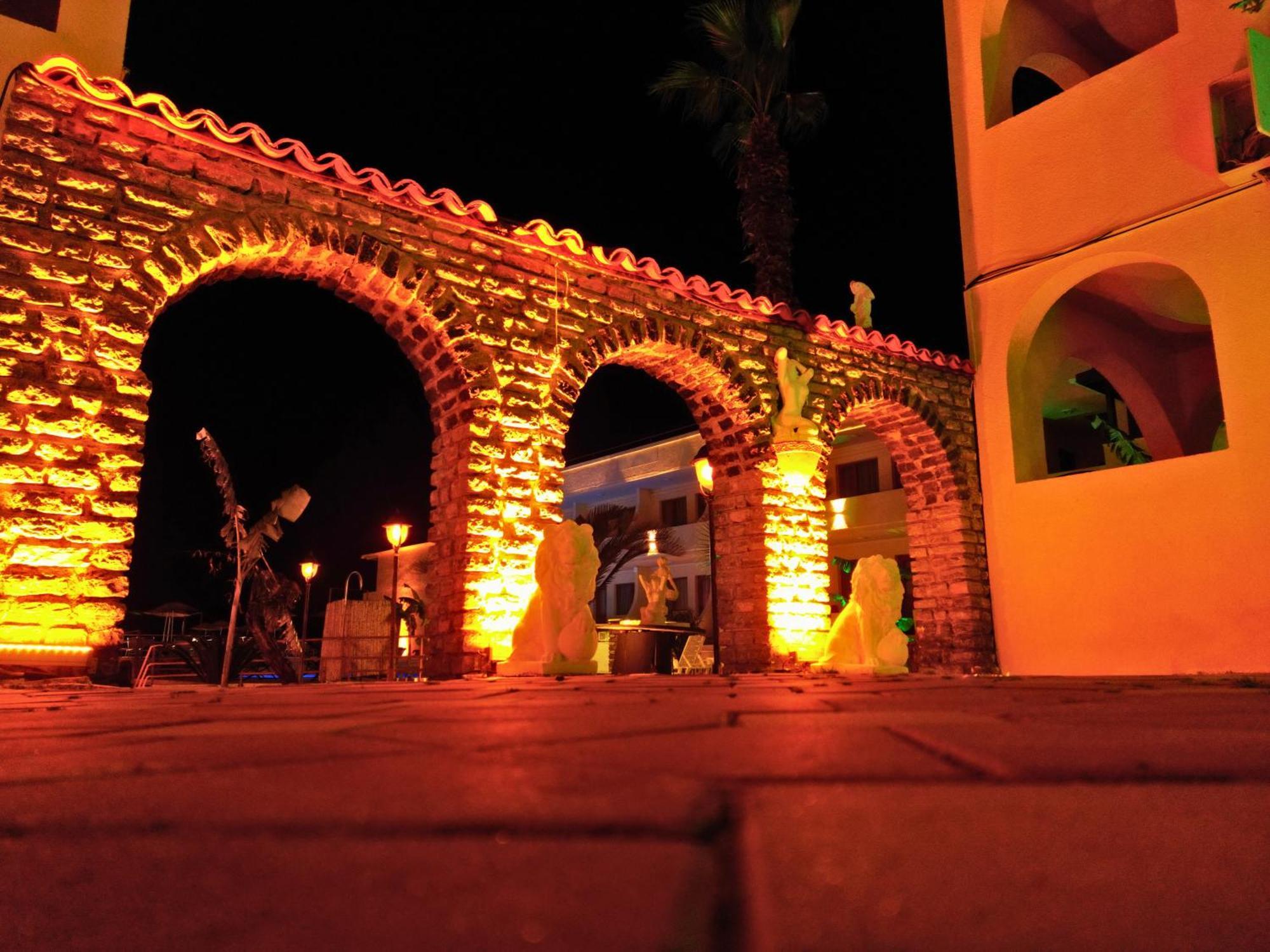 Club Aquarium Hotel & Spa Guvercinlik  Екстериор снимка