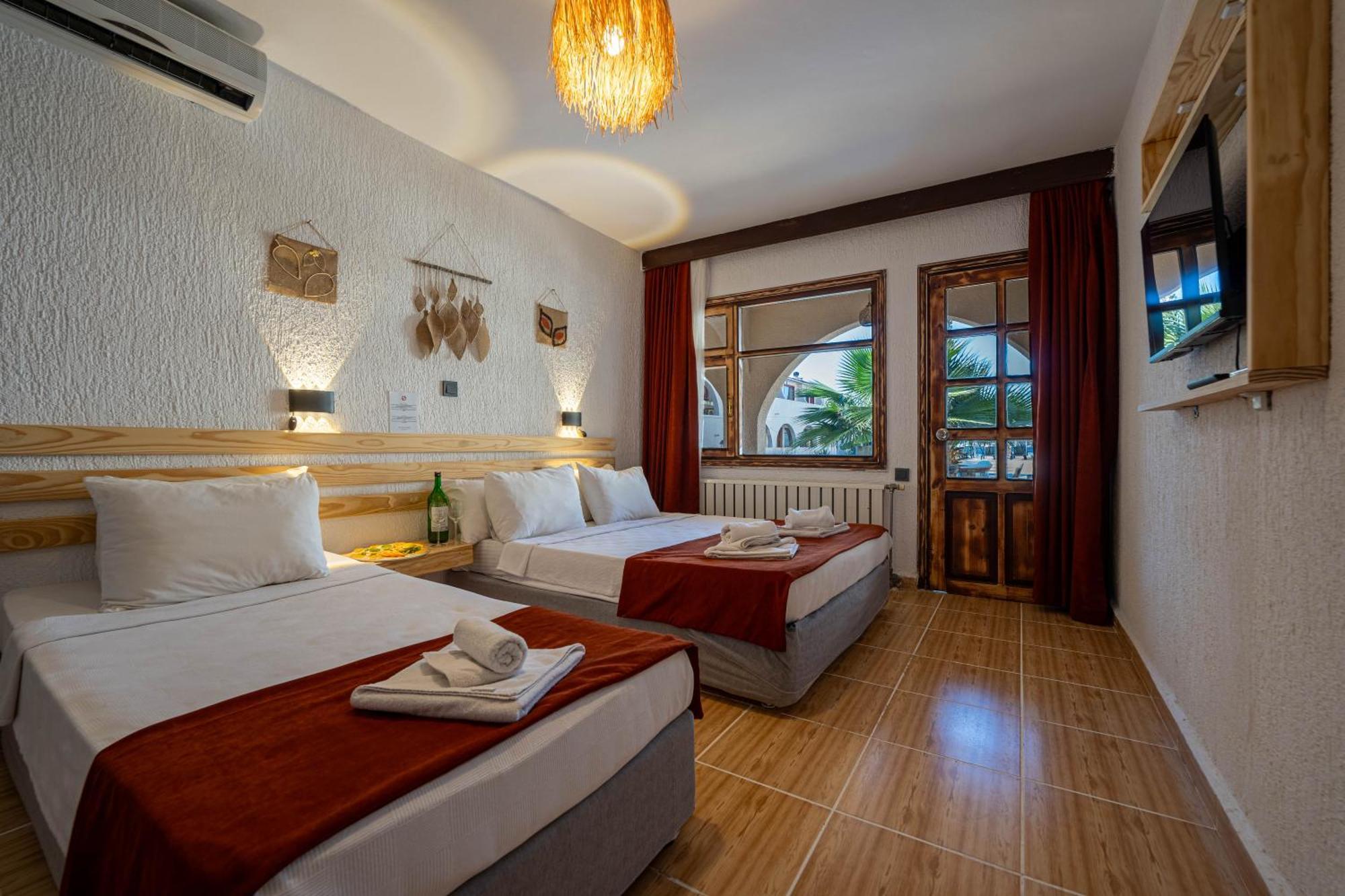 Club Aquarium Hotel & Spa Guvercinlik  Екстериор снимка